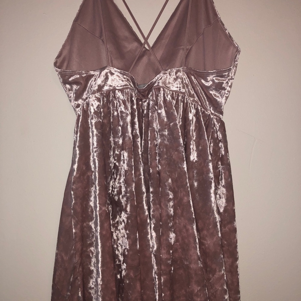 VELVET ROSE DRESS 🌸🌹 - Picture 3 of 5